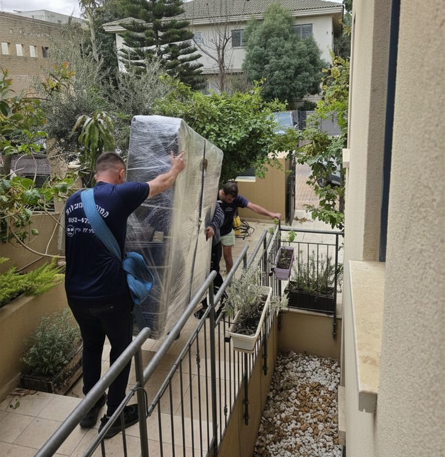 הובלת פסנתר במדרגות — צוות המומחים להובלות
